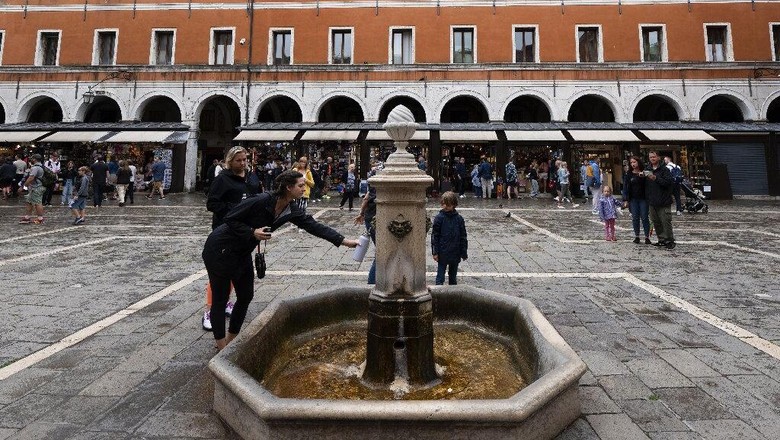 Air mancur siap minum di Venesia Air mancur siap minum di Venesia