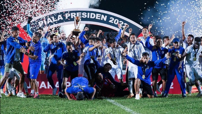 Arema FC menjadi juara di Piala Presiden 2022. Itu trofi ketiga yang diraih tim Singo Edan sepanjang sejarah Piala Presiden.