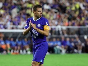 Barcelona Mau Azpilicueta? Chelsea Cari Gantinya Dulu, ya
