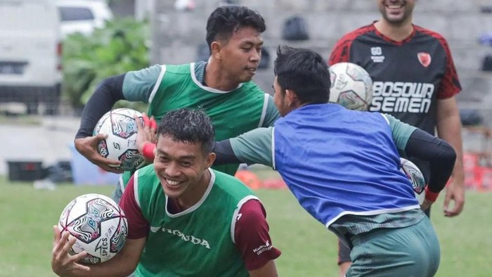 Gelandang PSM Makassar Akbar Tanjung