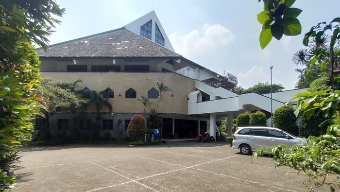 Gereja Protestan Indonesia Barat (GPIB) Jemaat Sumber Kasih, Lebak Bulus, Cilandak, Jakarta Selatan (Jaksel)