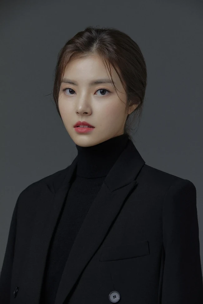 Hong Yeji memerankan Yoon Young, gadis berusia 19 tahun yang didakwa atas pembunuhan dan dimasukkan dalam sel tahanan. Film ini menyoroti kehidupannya selama di penjara bersama para narapidana lain yang akhirnya jadi sahabatnya. Foto: Jung Entertainment