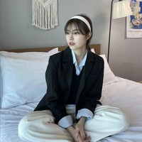 Penampilan Hong Yeji mendapat pujian dari netizen. Banyak yang menilai aktingnya sangat meyakinkan hingga membuat penonton ikut terlarut dalam penderitaannya sebagai Yoon Young. Foto: Instagram/@red._.yeji_