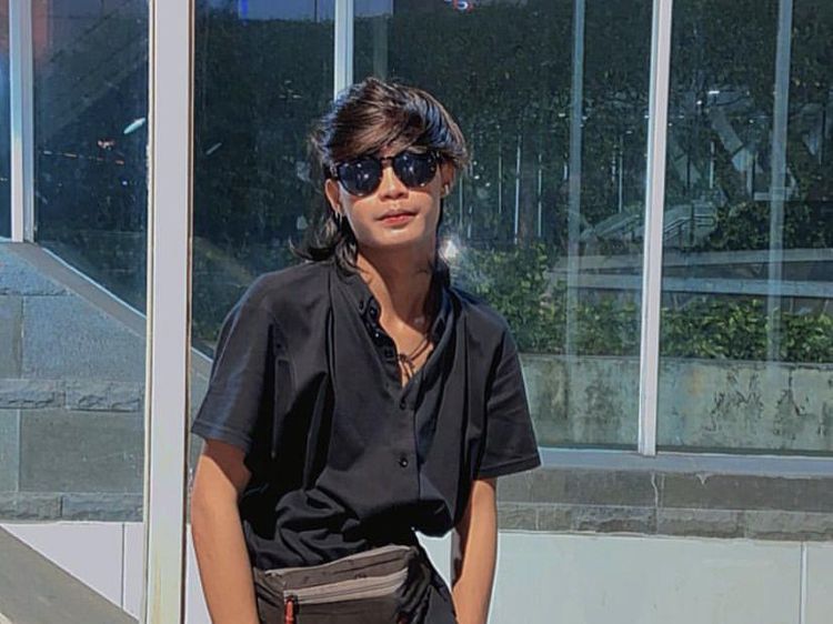 Intip Momen Seru Bonge Makan Duren hingga Ngopi