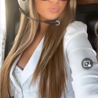 Kesuksesannya di usia muda sering dipamerkan di Instagram. Beberapa waktu lalu, ia menampilkan kesibukannya yang bahkan harus memakai helikopter untuk pindah dari satu pekerjaan ke pekerjaan lain. Foto: Instagram @isabellabarrett123