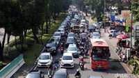 Kemacetan ini sering terjadi saat jam sibuk seperti berangkat kantor.