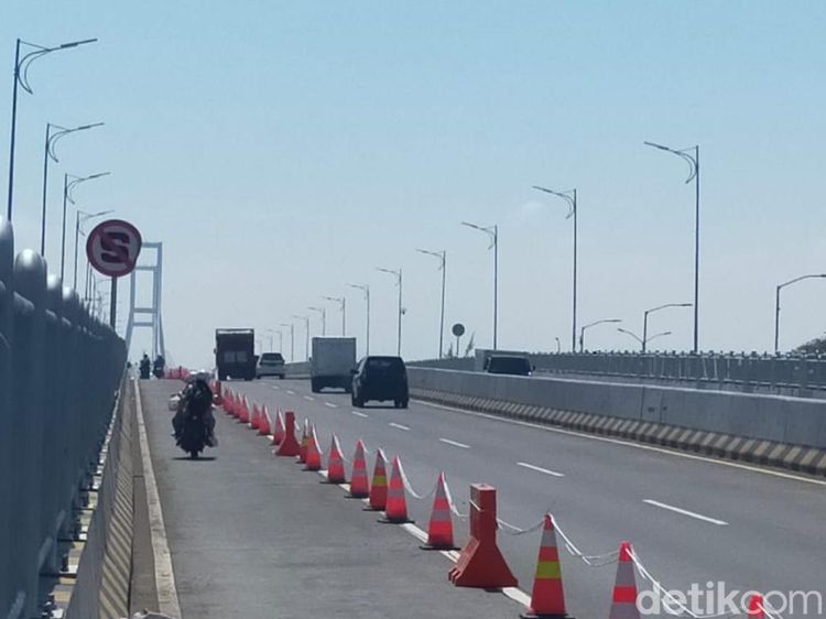 Simulasi Penutupan Jalur Motor di Suramadu