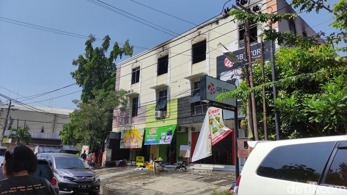 Kebakaran ruko di Jalan Pringgading, Kelurahan Brumbungan, Semarang Tengah, Kota Semarang, Selasa (19/7/2022).