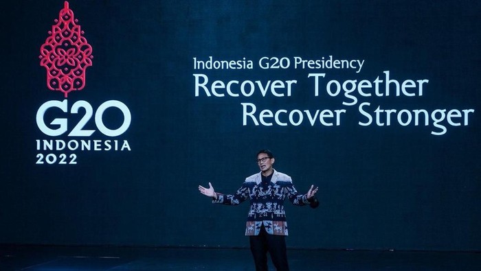 Menteri Pariwisata dan Ekonomi Kreatif/Kepala Badan Pariwisata dan Ekonomi Kreatif (Menparekraf/Kabaparekraf) Sandiaga Salahuddin Uno memastikan persiapan Konferensi Tingkat Tinggi (KTT) G20 yang akan berlangsung pada November 2022 di Bali sudah sesuai rencana atau on the track.