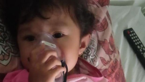 Ayesha, anak penderita jantung bocor sempat dirawat di rumah sakit karena batuk dan demam terus menerus. Mari bantu donasi untuk Ayesha lewat berbuatbaik.