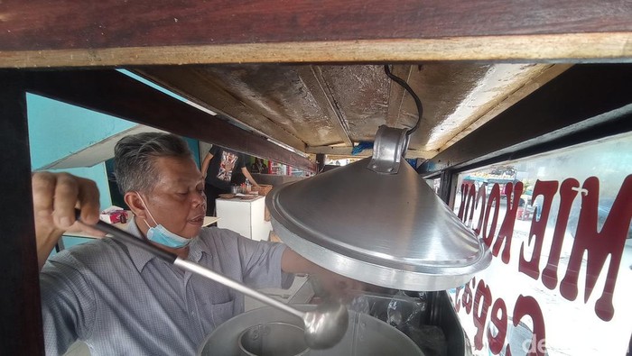 Mamat Rohman sang pioner mie kocok cepay.