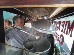Perjuangan dan Keberkahan di Balik Lezatnya Mie Kocok Cepay
