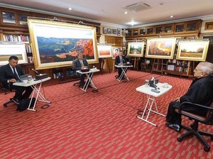 SBY Didampingi AHY Terima Presiden Timor Leste, Beri Lukisan Tema Laut