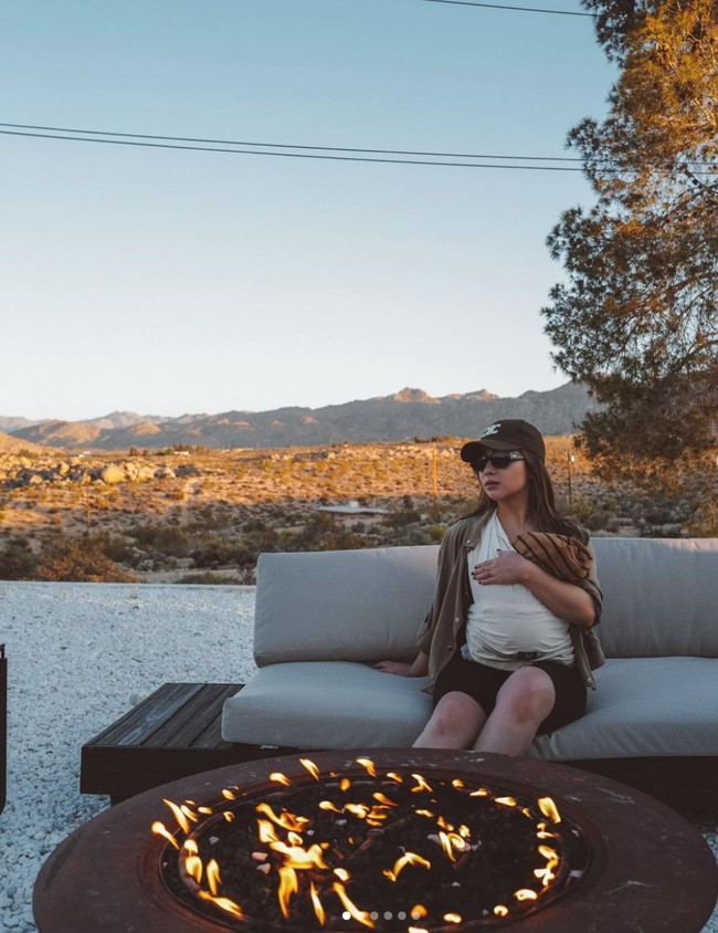 Nikita Willy sendiri melahirkan anak pertamanya, Issa Xander Djokosoetono pada 8 April di Cedars-Sinai Medical Center, Los Angeles, Amerika Serikat. Hanya dalam waktu beberapa bulan, waanita 28 tahun itu sudah berhasil terlihat langsing. Foto: Instagram/@nikitawillyofficial94