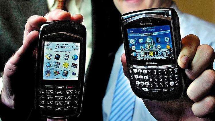 Nostalgia Kejayaan Blackberry hingga Runtuh Selain tenggelamnya Nokia, kehancuran bisnis ponsel BlackBerry juga menjadi kisah dramatis yang sukar terlupakan.