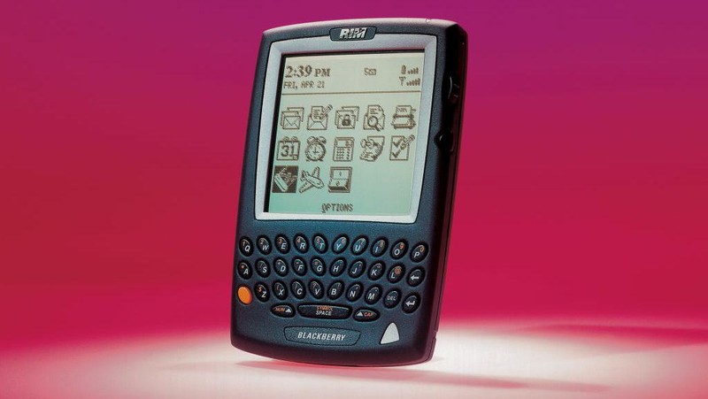 Selain tenggelamnya Nokia, kehancuran bisnis ponsel BlackBerry juga menjadi kisah dramatis yang sukar terlupakan.