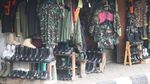 Sepenggal Cerita di Sentra Penjualan Atribut Militer di Bandung