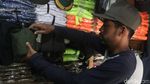 Sepenggal Cerita di Sentra Penjualan Atribut Militer di Bandung