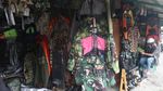 Sepenggal Cerita di Sentra Penjualan Atribut Militer di Bandung