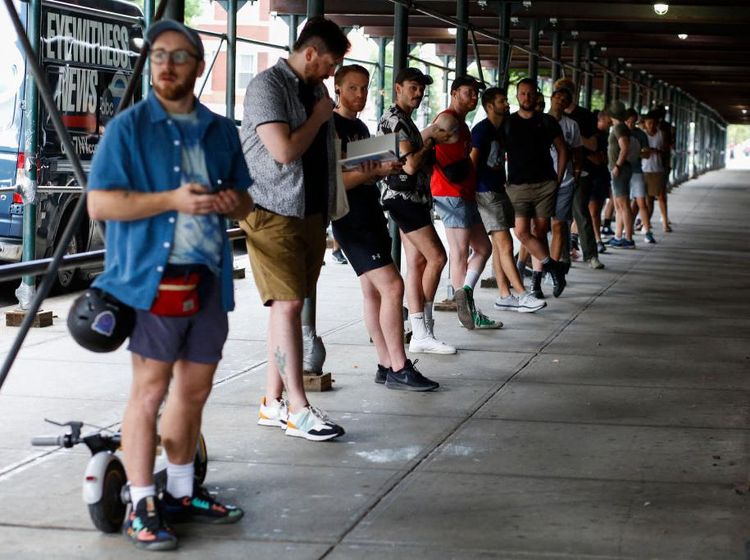 Antrean Vaksin Cacar Monyet di New York Mengular Panjang