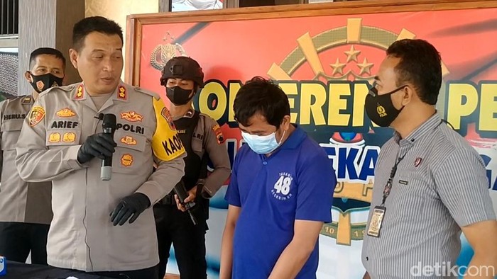 Rilis kasus pencabulan oknum guru di Mapolres Pekalongan, Selasa (19/7/2022).