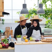 Menurut Humas Pengadilan Agama Jakarta Timur, Ira Puspita Sari, sidang perdana perceraian antara Septia Yetri Opani dan Putra Siregar akan digelar pada 5 Januari 2023 dengan agenda mediasi. (Sidang perdana) tanggal 5 (Januari) ucap Ira Puspita Sari. Kalau hadir dua-duanya kita mediasi, kata Ira saat ditemui Detikcom di Pengadilan Agama Jakarta Timur, Kamis (29/12/2022). Foto: Instagram @septiasiregar17