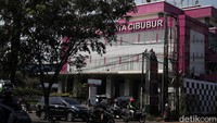 Menurut Kabid Humas Polda Metro Jaya Kombes Endra Zulpan, sebanyak 5 korban luka dirawat di RS Permata Cibubur.
