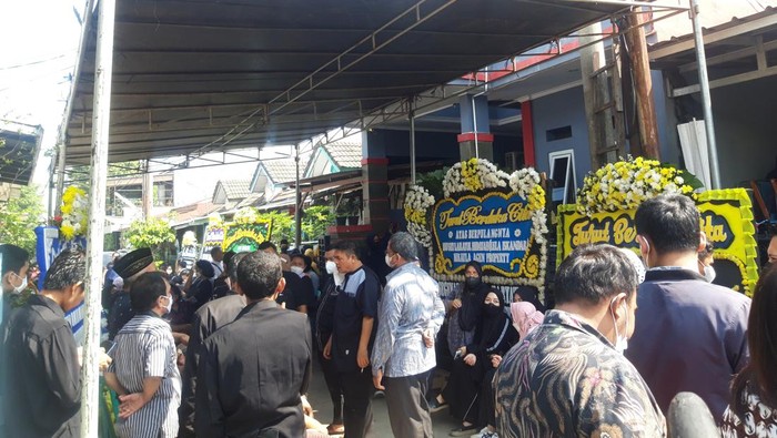 Suasana Rumah Salah Satu Korban Kecelakaan Maut
