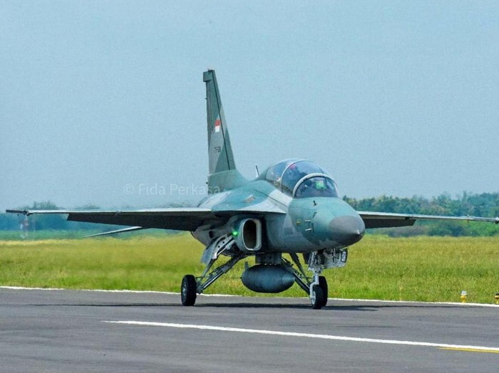 T50 Golden Eagle merupakan pesawat latih supersonik buatan Amerika-Korea. Berikut spesifikasi mesin hingga kecepatannya.