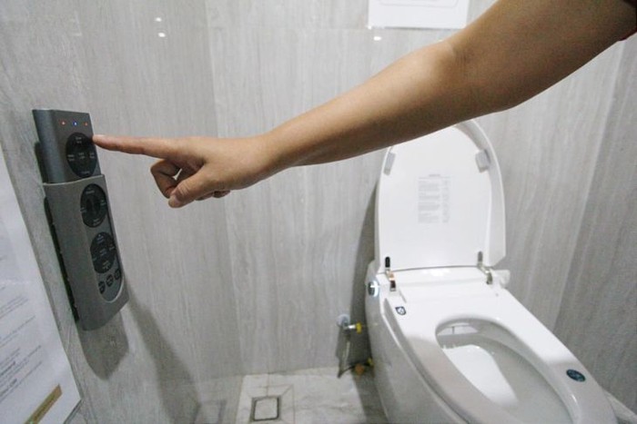 Toilet canggih di Rest Area Banjaratma