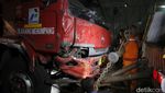Truk Pertamina Maut di Cibubur yang Telan Banyak Korban Dievakuasi