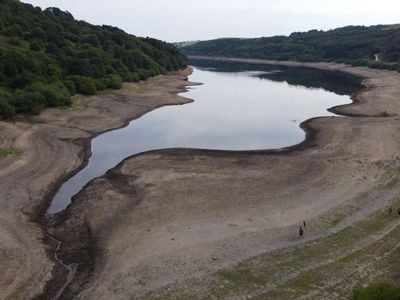 Foto Ini Tunjukkan Waduk di Inggris yang Surut Imbas Gelombang Panas