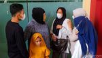 Wajah Sedih Keluarga Korban Kecelakaan Maut Cibubur