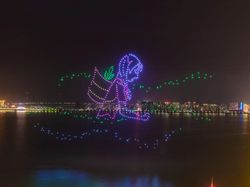 Warna-warni Formasi Drone yang Super Keren!