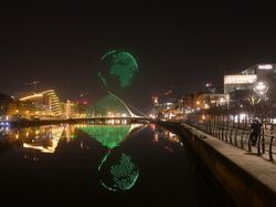 Warna-warni Formasi Drone yang Super Keren!