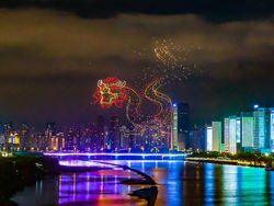 Warna-warni Formasi Drone yang Super Keren!