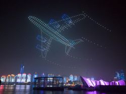 Warna-warni Formasi Drone yang Super Keren!