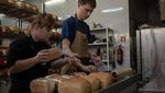 Toko Kue di Ukraina Ini Bagikan Ribuan Roti Selama Perang