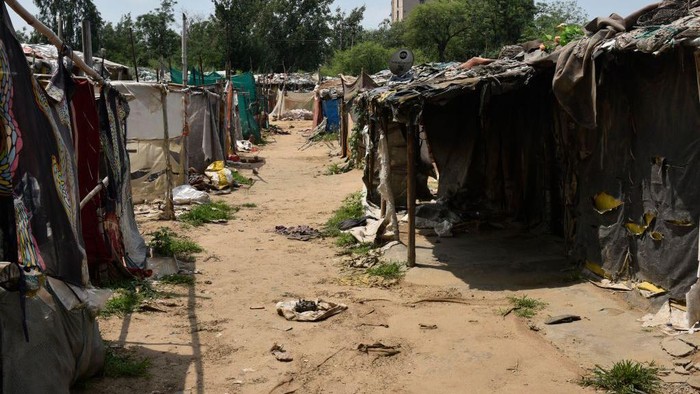 1242001411 GURUGRAM, INDIA - JULY 19: A view at the deserted slum area, occupied by alleged Muslim community members from Bangladesh at Manesar IMT on July 19, 2022 in Gurugram, India. Reportedly some 60-70 families were living here. Hindu organizations held a mahapanchayat in Manesar two weeks ago. In this there was a demand for verification of these families. Out of fear, Muslim families have left the slums. (Photo by Vipin Kumar/Hindustan Times via Getty Images)