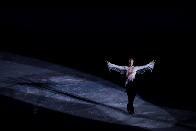 Setelah 12 tahun menekuni dunia figure skating, kemarin Yuzuru Hanyu memutuskan untuk pensiun dari kompetisi. Dalam konferensi pers, Yuzuru mengaku tidak bersedih tapi justru menantikan lembaran baru dalam kariernya. Foto: Getty Images/Matthew Stockman