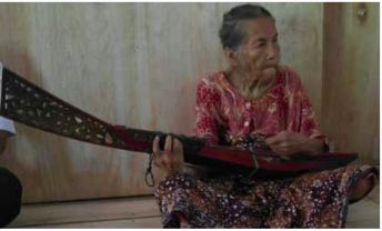 Alat musik tradisional Sulawesi Barat.