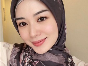5 Fakta Ayana Moon yang Disorot karena Bergaya Tanpa Hijab di Korea