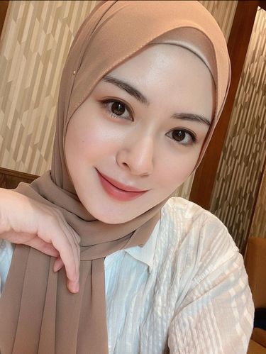 Ayana Jihye Moon lepas hijab saat di Korea Selatan.