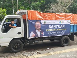 JQR Bawa 3 Ton Beras untuk Penyintas Banjir Bandang Garut