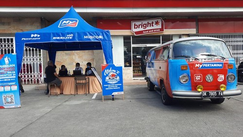 Booth pendaftaran MyPertamina di SPBU COCO Hayam Wuruk di Denpasar, Bali pada Rabu (20/7/2022)