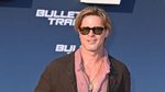 Gaya Brad Pitt Pakai Rok dan Lebih Muda di Premiere Bullet Train