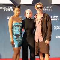 Selain Brad Pitt, film ini juga dibintangi Sandra Bullock, Joey King, Zazie beetz dan Bad Bunny. Foto: Dok. Tristar Media/WireImage