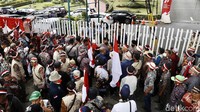 Dalam tuntutannya para pensiunan itu meminta kepada pemerintah RPP pensiunan Pos menjadi Pensiun PNS yang segera harus direalisasikan.