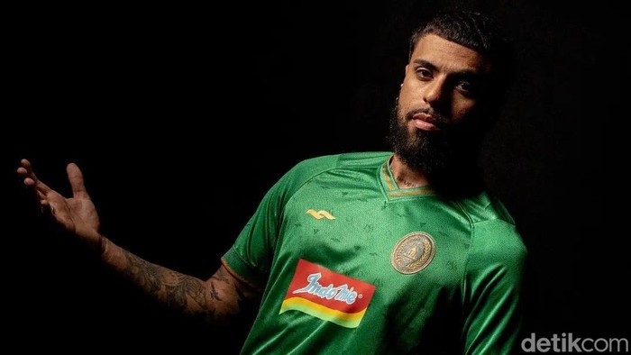 PSS Sleman akhirnya mengumumkan legiun asing terakhirnya untuk melengkapi tim di Liga 1. Setelah tak memperpanjang kontrak bek asing asal Serbia Mario Maslac, Super Elja merekrut Tallyson Duarte.