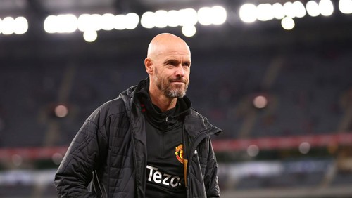 MELBOURNE, AUSTRALIA - JULY 19: Manchester United Manager Erik ten Hag looks on prior to the Pre-Season Friendly match between Manchester United and Crystal Palace at Melbourne Cricket Ground on July 19, 2022 in Melbourne, Australia. (Photo by Graham Denholm/Getty Images)